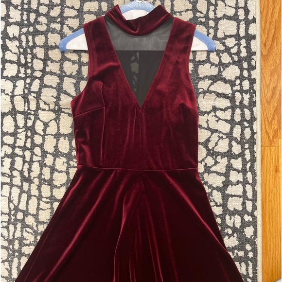 Women's Burgundy Velvet Choker Skater Dress - Picture 2 of 10